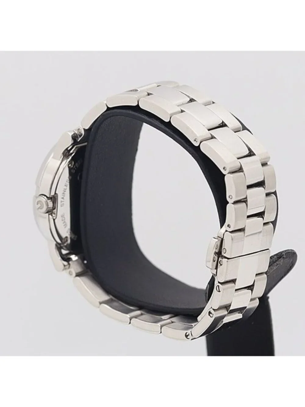 Gucci Round 026/500 Quartz White Shell Dial Watch